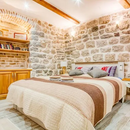 Kotor Bagus - Cozy Boutique Old Town Studio With Seaview Terrace Exterior photo