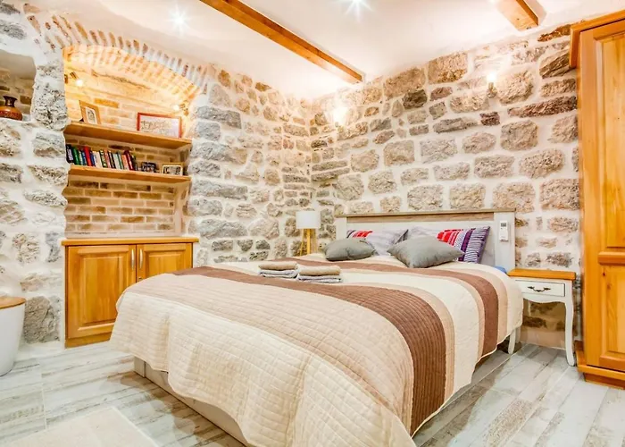 Kotor Bagus - Cozy Boutique Old Town Studio With Seaview Terrace