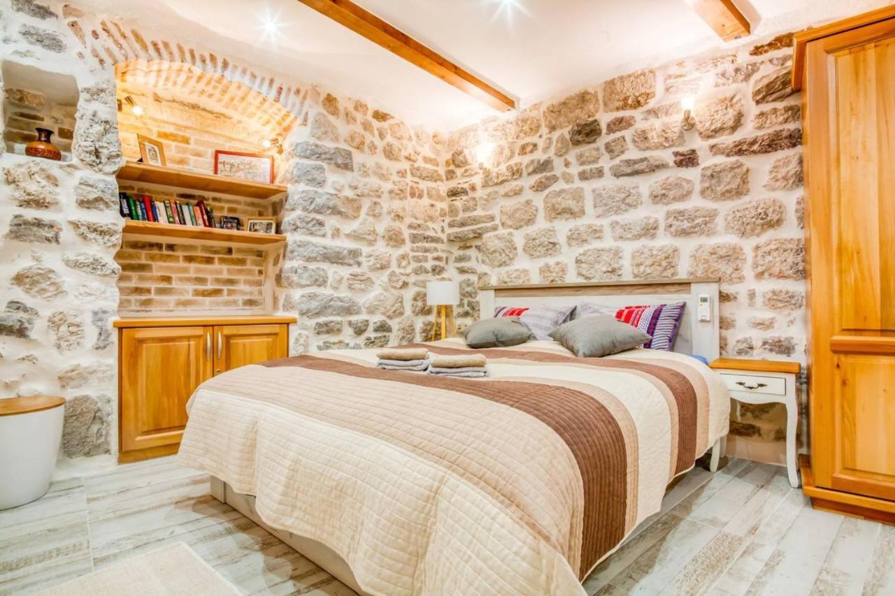 Bagus - Cozy Boutique Old Town With Seaview Terrace Kotor